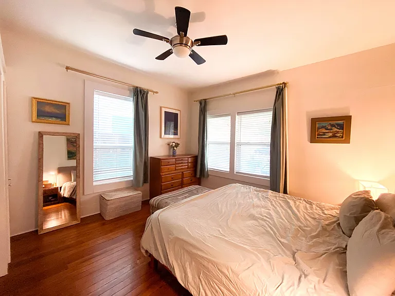 531 W Huisache Ave — Photo 8