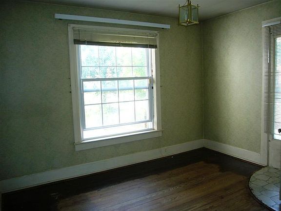 2nd image of 148 Hamilton St