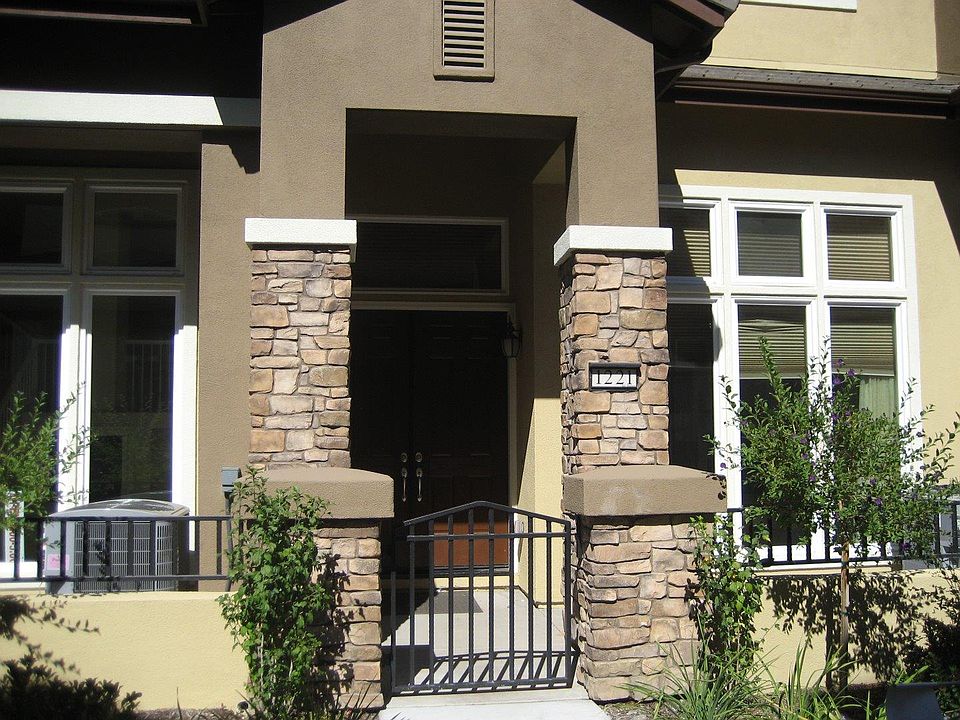1st image of 1221 Avenida Benito