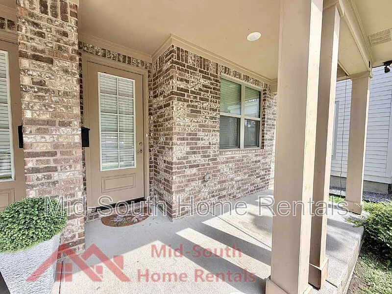 3 bed, 2.5 bath, 1573 sqft, $1,995 — Photo 3