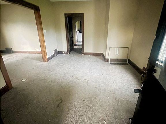 5th image of 1043 S Webb Ave