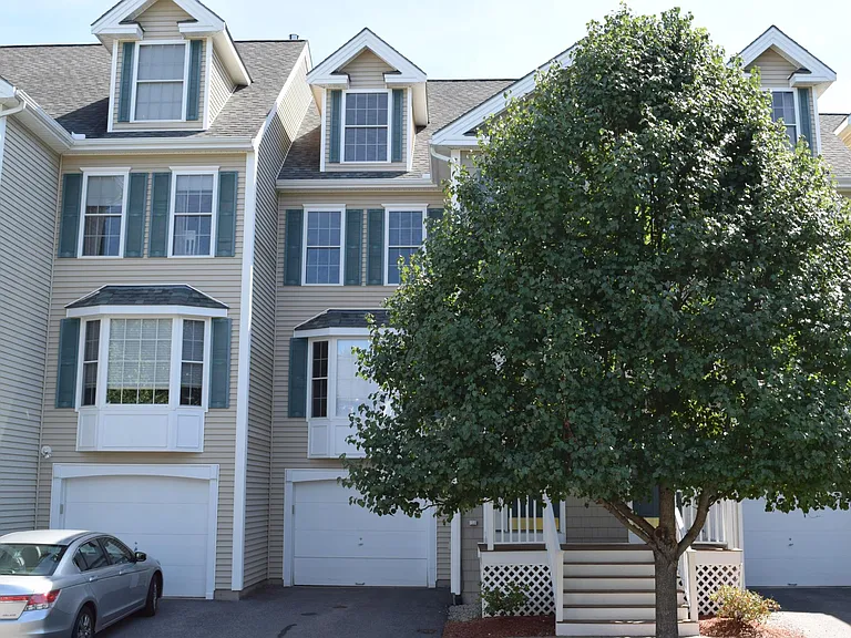 52 Georgetown Dr — Photo 2
