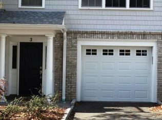 52 Campfield Dr #3, Fairfield, CT 06825