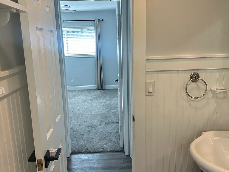 Guest Bathroom (Bathroom #2)