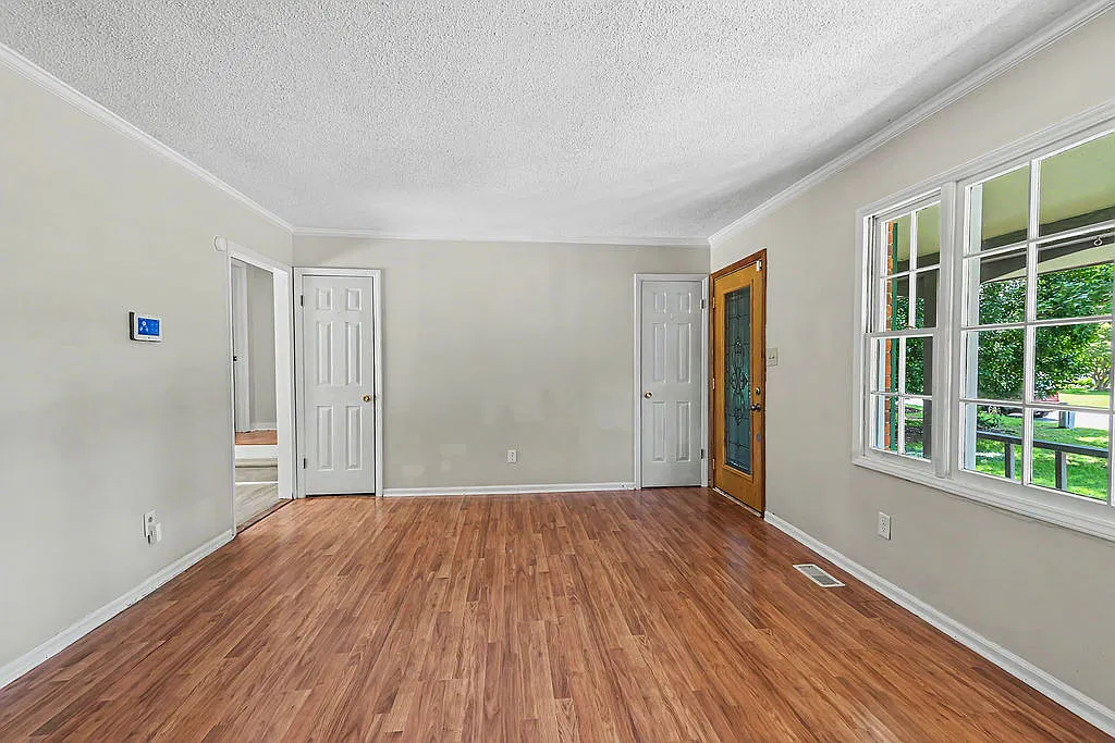 124 Carolina Circle - 1 — Photo 4