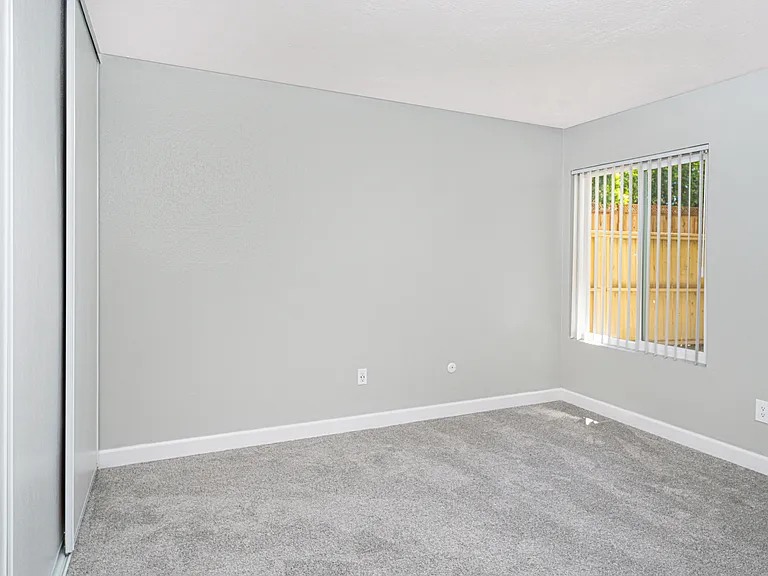 Crestview North Apartments — Photo 33