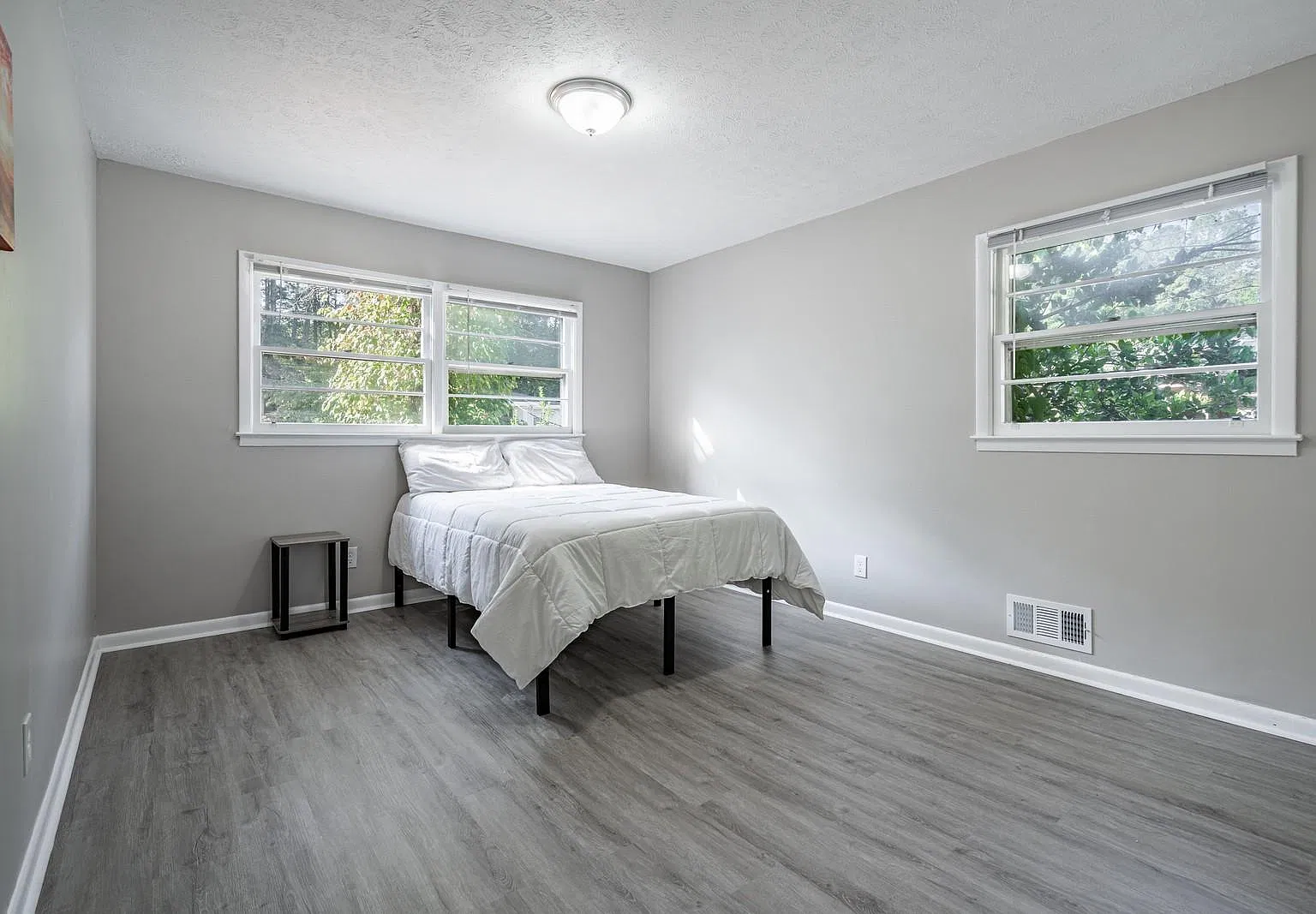 4 bed, 4.0 bath, 1622 sqft, $741 — Photo 1