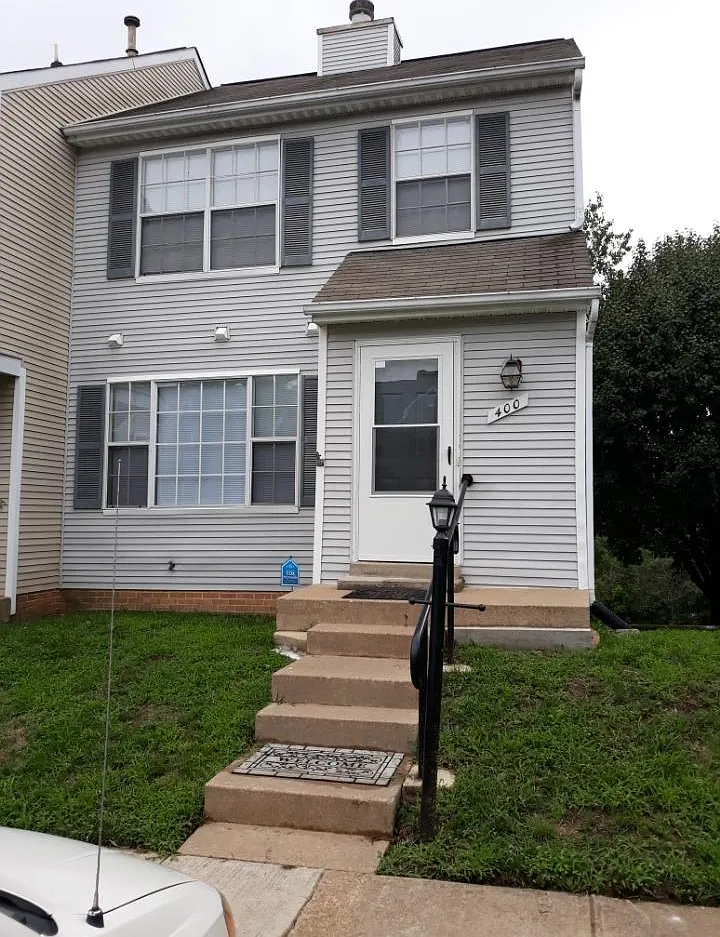 400 Windsor Ridge Ct — Photo 1