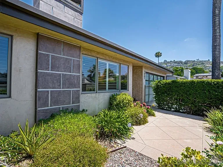 7967 Paseo Del Ocaso — Photo 37