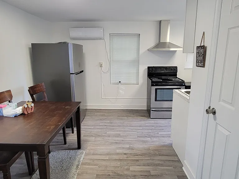 205 Whitfield Dr — Photo 6