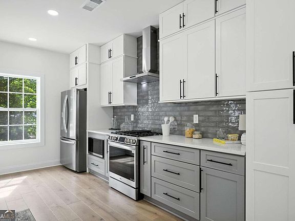 4th image of 2048 Sugar Pike Rd