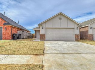 1005 Saint Cecil, Moore, OK 73160