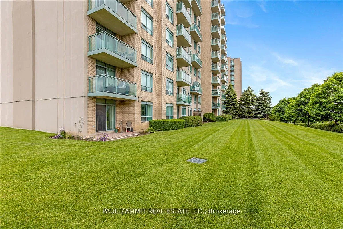 39 Oneida Cres — Photo 2