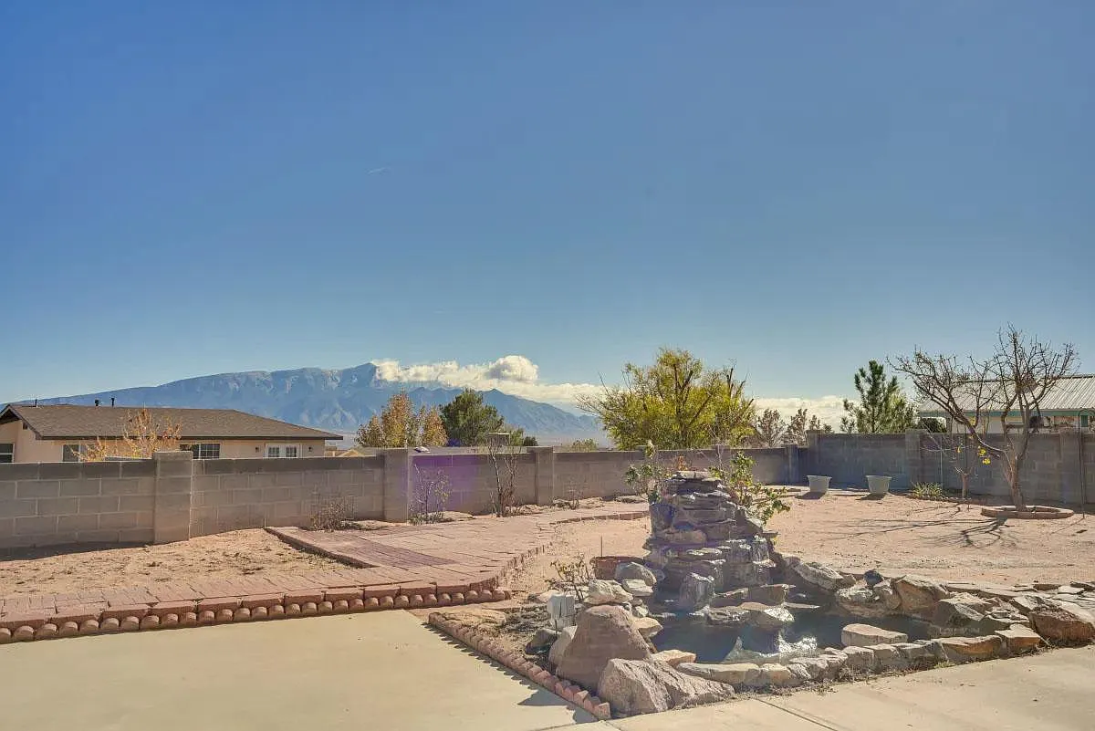 Augusta Hills Dr NE, Rio Rancho — Photo 2