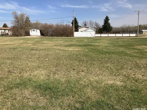 1221 3rd STREET W, Nipawin, SK S0E 1E0