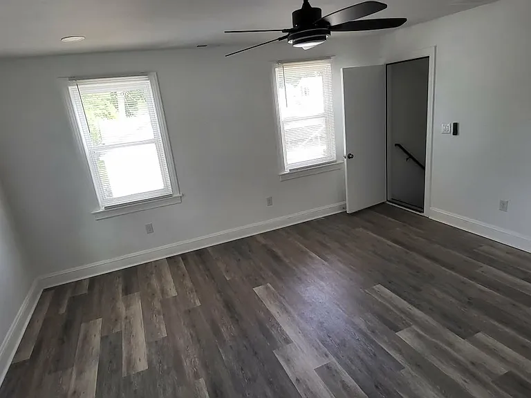 4860 Elmhurst Ave #B — Photo 5