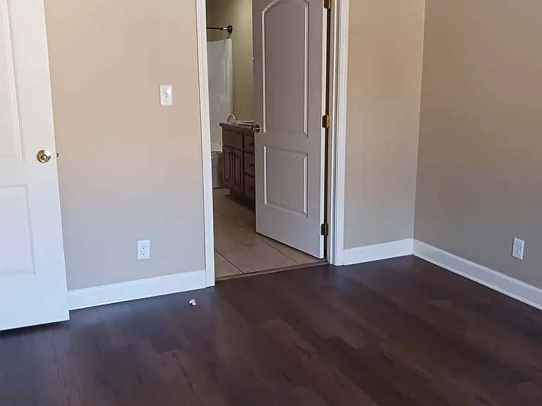 Sunset Place Apartments — Photo 14