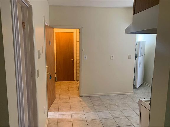 3rd image of 38 Tremont St