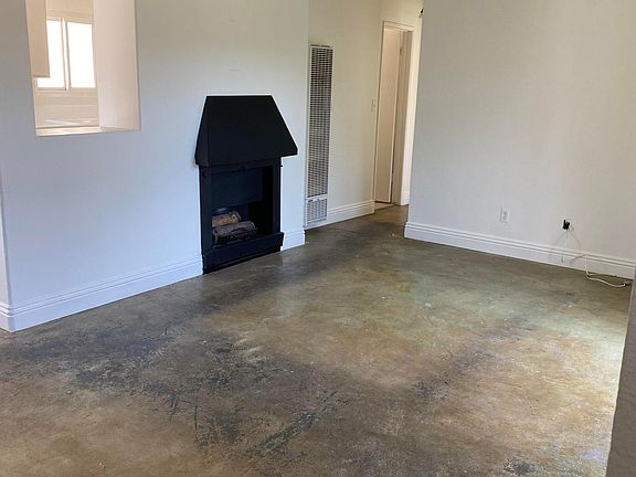 4th image of 209 13th St APT C