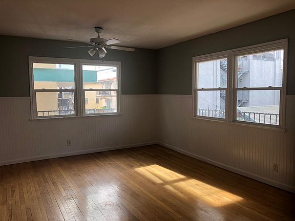 4th image of 845 Monterey Blvd