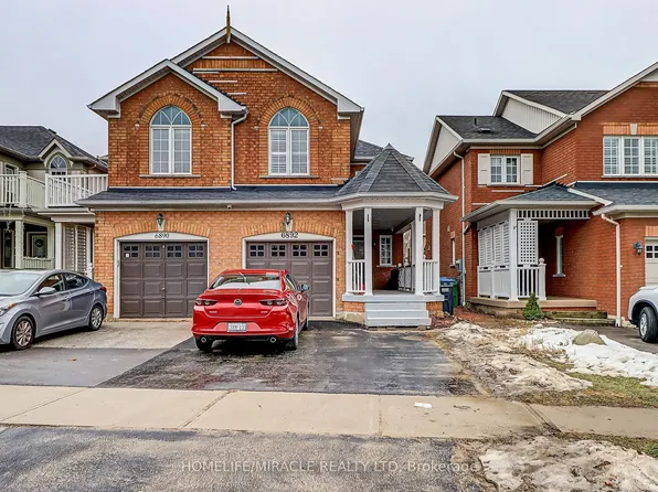 6892 Postmaster Rdg, Mississauga, ON L5W 1C5