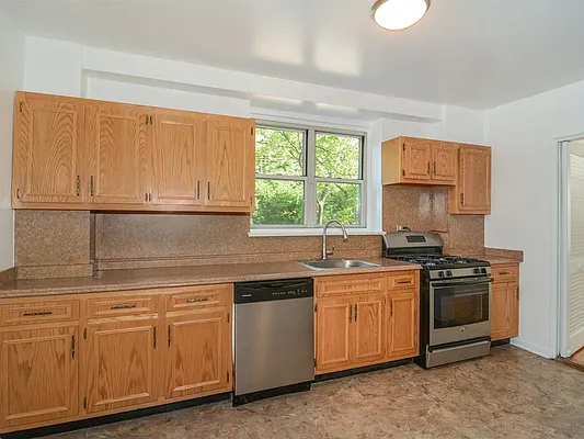 Sold by Robert E. Hill  | media 29