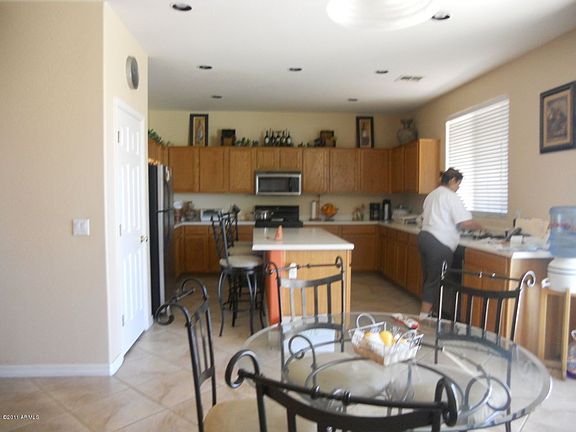 3rd image of 4025 W Aire Libre Ave