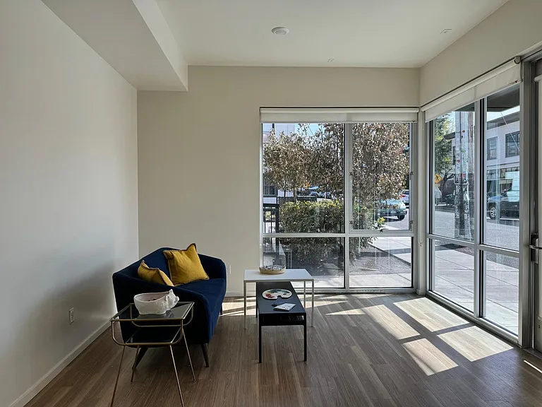 Sunnyside — Photo 32