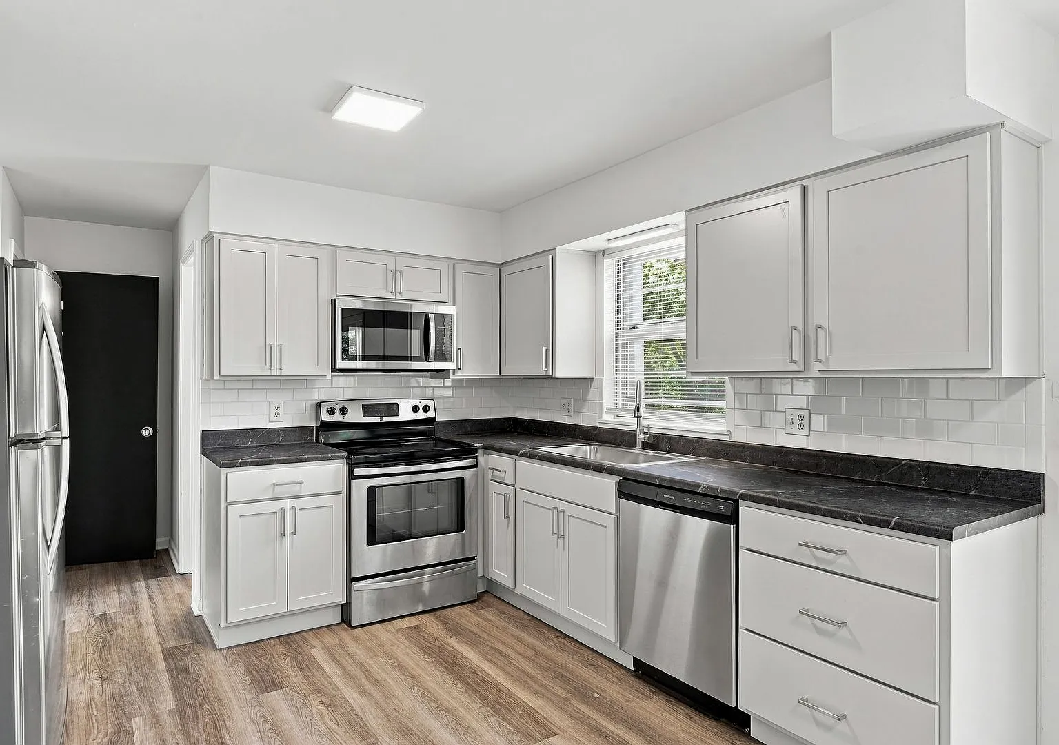 4209 Defoe Dr — Photo 1