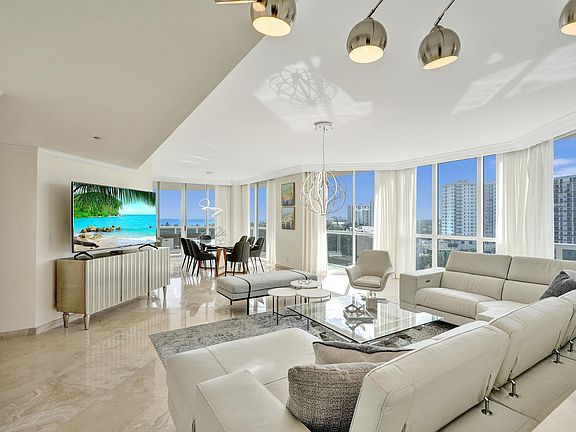 2nd image of 3100 N Ocean Boulevard #808