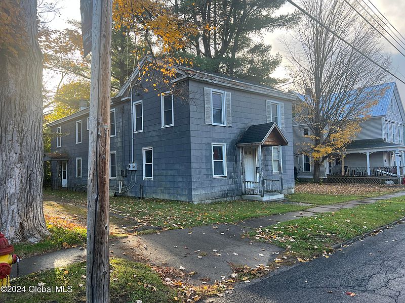 3rd image of 44 N Division Street