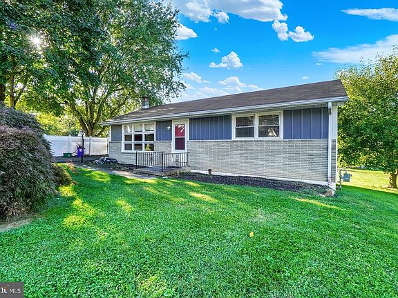 2nd image of 2494 Pleasant View Dr