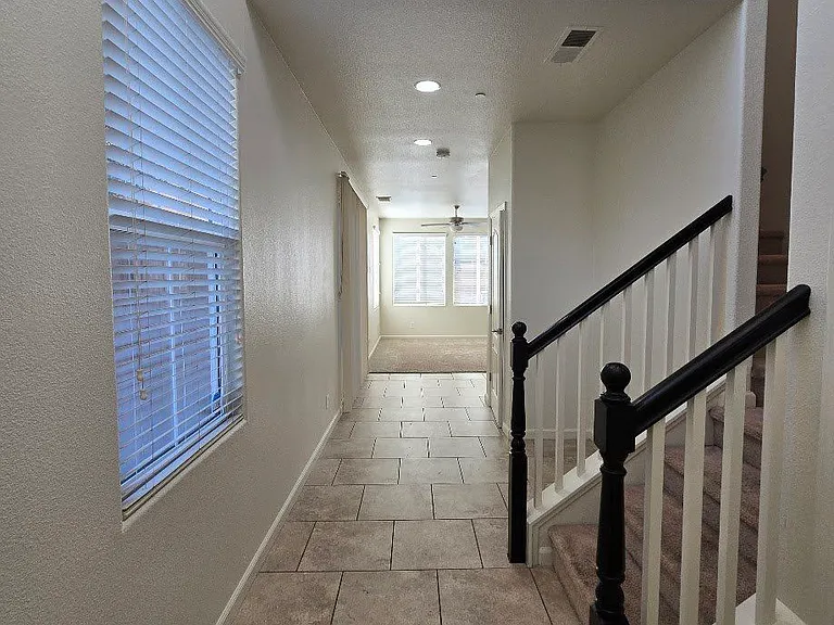 3246 Monterosa Ln — Photo 4