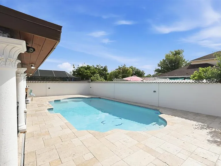 6611 N Hale Ave — Photo 41