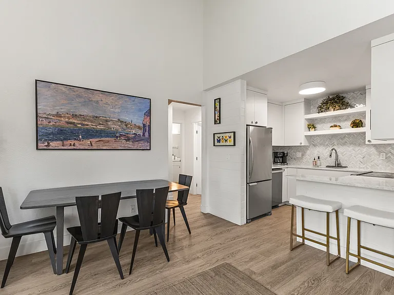 Dining Area | Kitchen