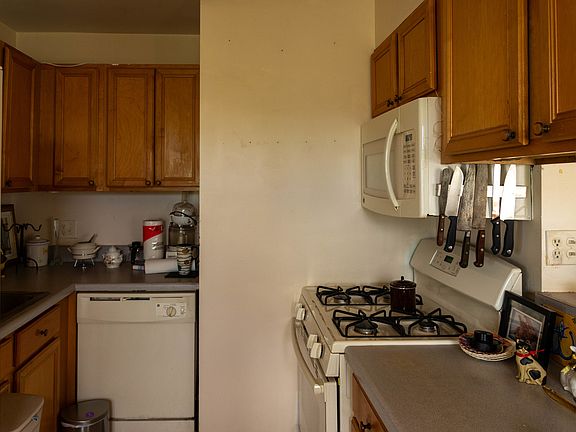 5th image of 2424 W Estes Ave APT 5D