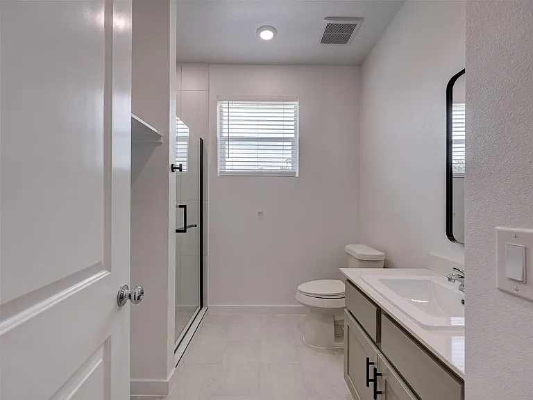 230 Brown St #A — Photo 22