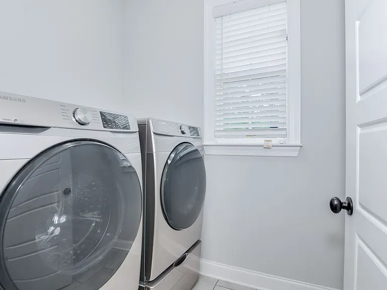 344 Colonnades Dr — Photo 25