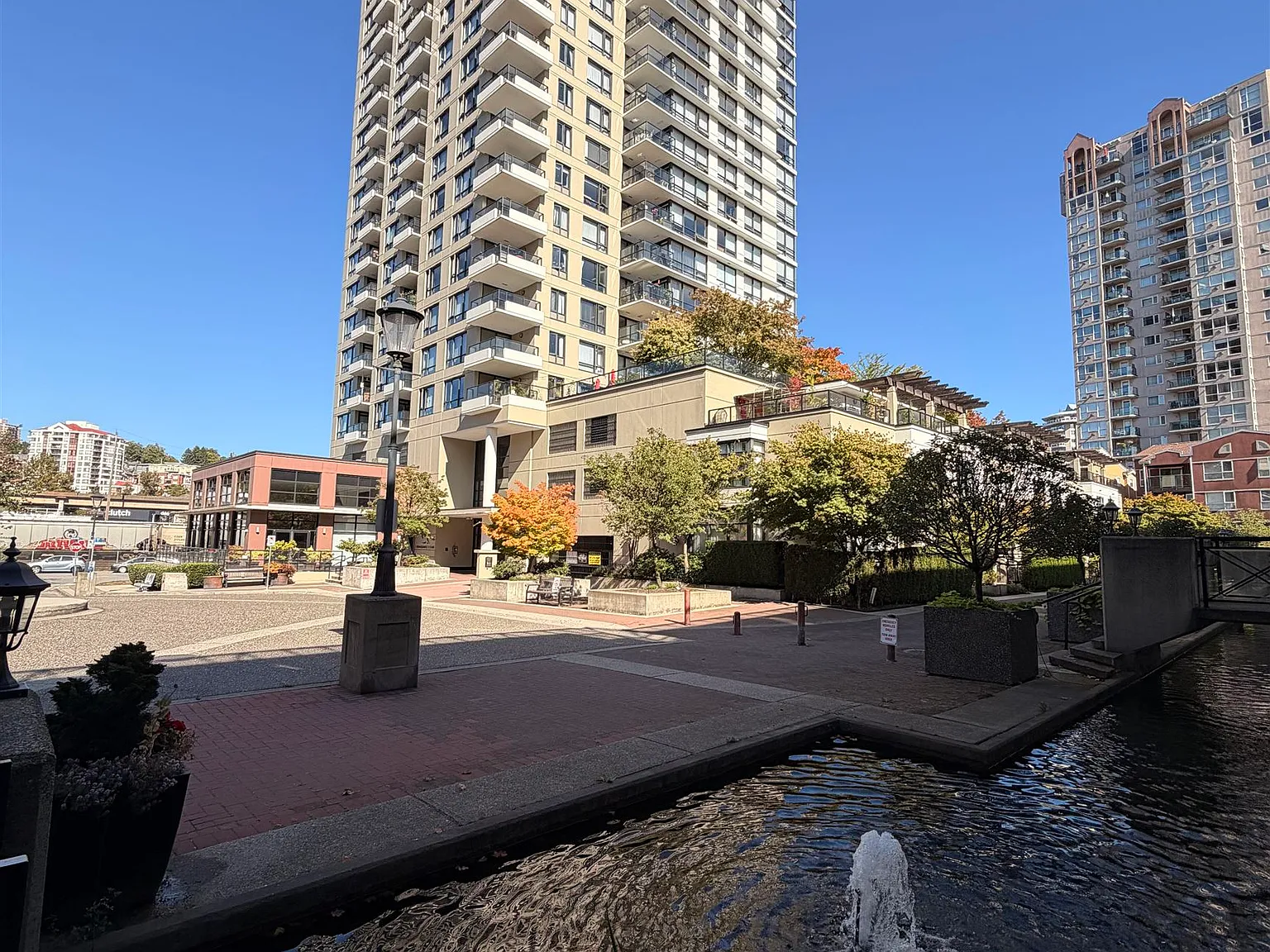 1 bed, 737 sqft, $2,300 — Photo 1