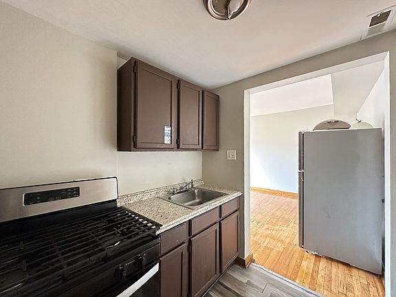 5th image of 6710 S Claremont Ave #213