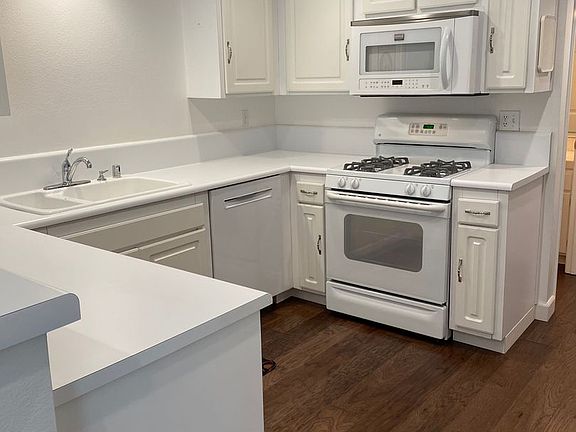 5th image of 571 6th St W