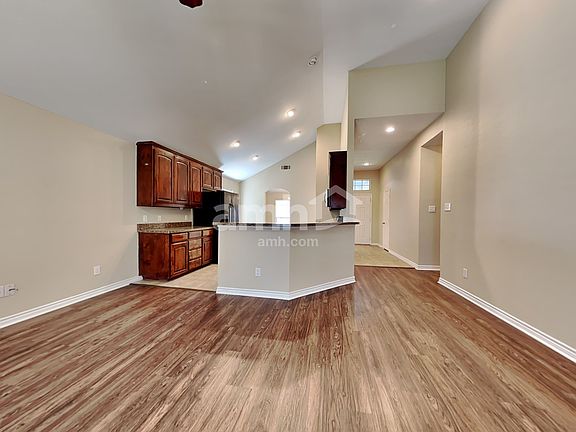 4th image of 449 Brookhollow Ln