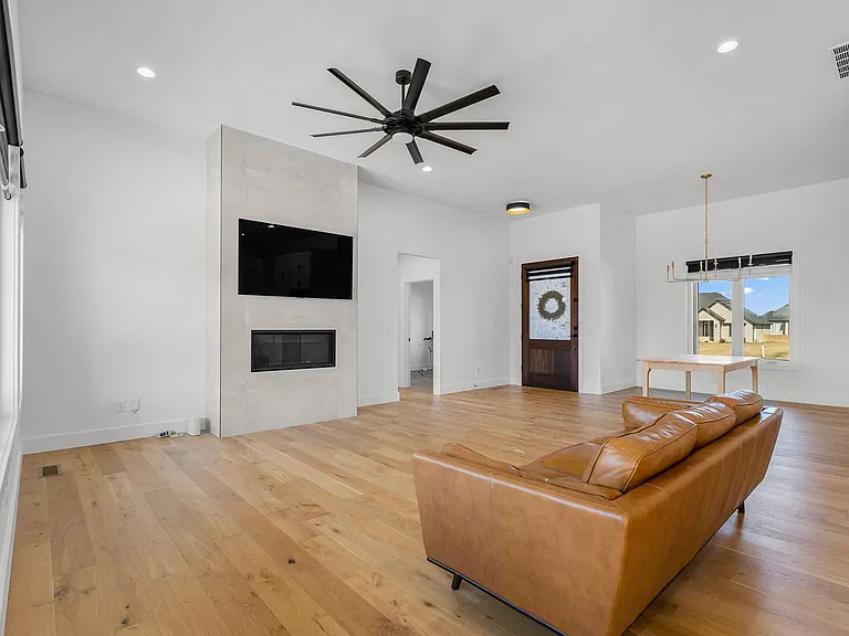 4464 E Lancaster Way — Photo 7