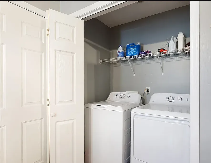 3 bed, 1701 sqft, $1,900 — Photo 1