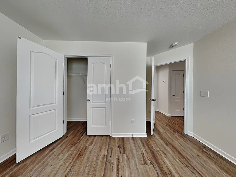 2053 Southlea Dr — Photo 14