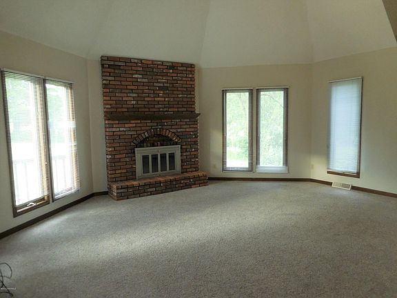 2nd image of 2729 Foxdale Dr