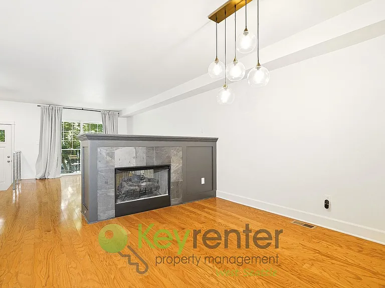 2634 SW Myrtle St — Photo 6