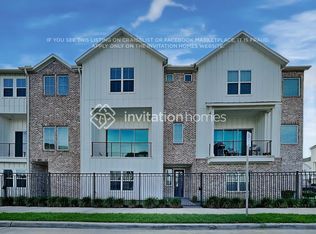 711 Carriage Knolls Dr, Houston, TX 77008