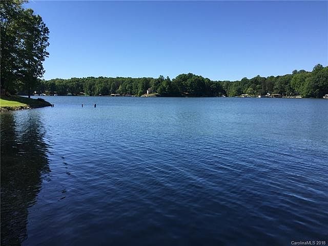 1st image of 7282 Pebble Ln