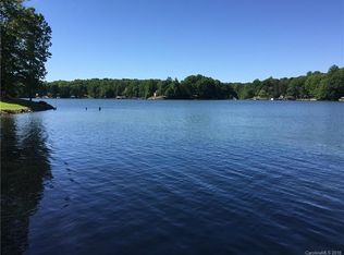 7282 Pebble Ln, Sherrills Ford, NC 28673